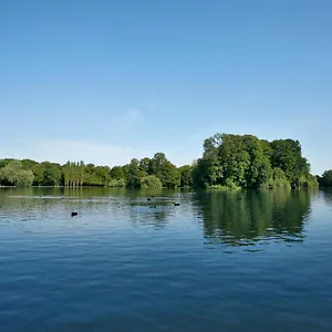 Hotel Biederstein Am Englischen Garten, München
